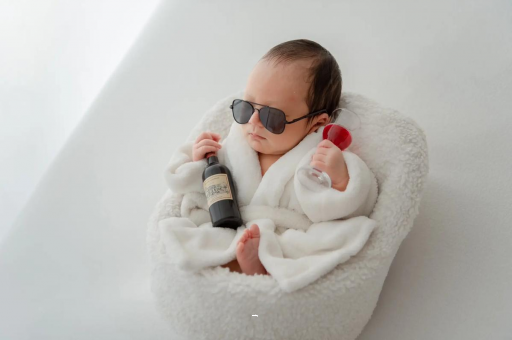 垦利宝宝睡觉翻滚 垦利宝宝睡觉翻滚